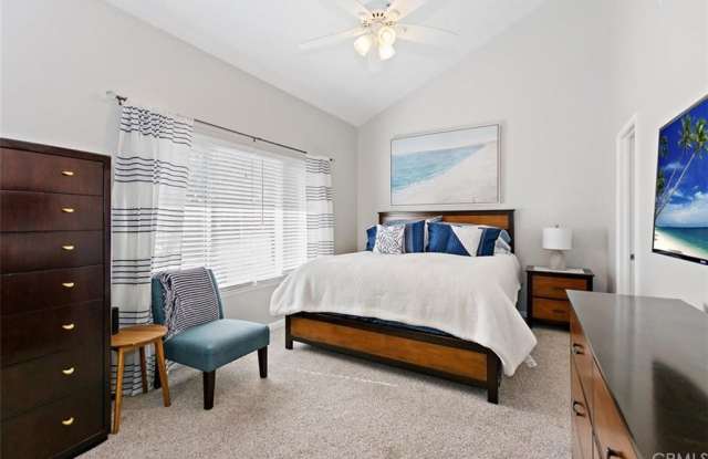 1005 West Orangewood Avenue