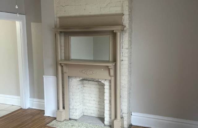 Muir - 1219-1221 Forsythe Ave