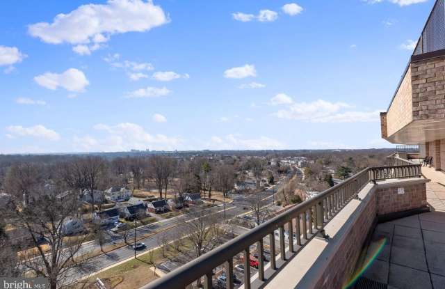 3333 UNIVERSITY BOULEVARD W