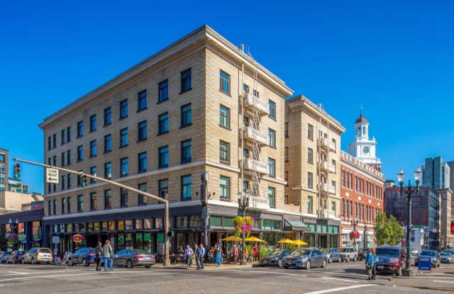 Photo of Washington Plaza Apartments