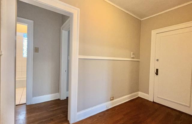 2016 1/2 Sherman Avenue