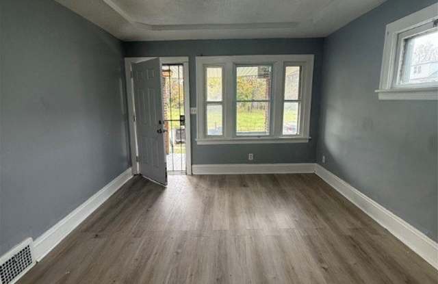 11205 Notre Dame Avenue unit: Down