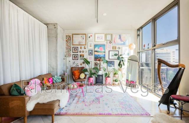 353 E Bonneville Ave