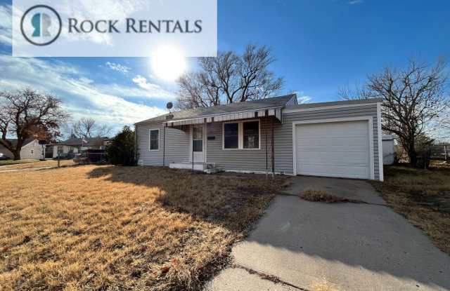 2 Bed 1 Bath House with Garage