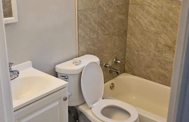 4630 HILLSIDE Road SE