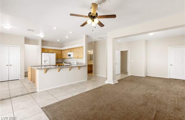 2802 YORKSHIRE Avenue