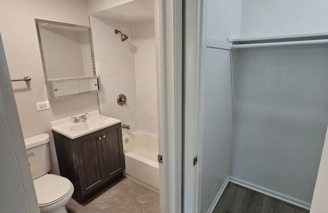 Photo of 4855 Elm Street