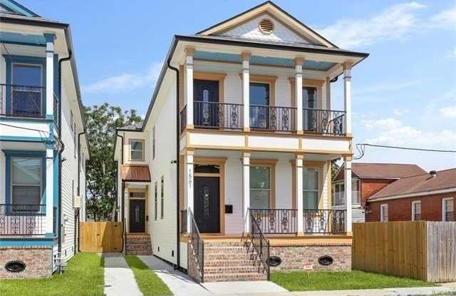 Photo of 1561 N DERBIGNY Street