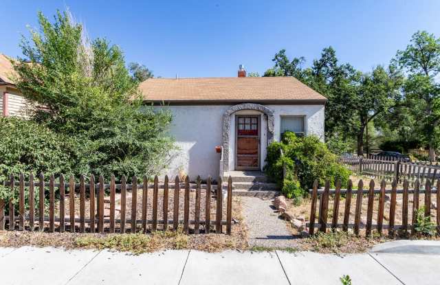 Adorable Ranch in Downtown Colorado Springs!