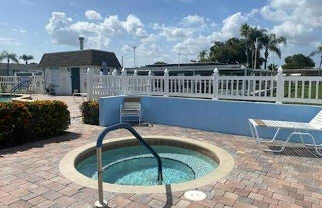 2505 East Bay Dr #64