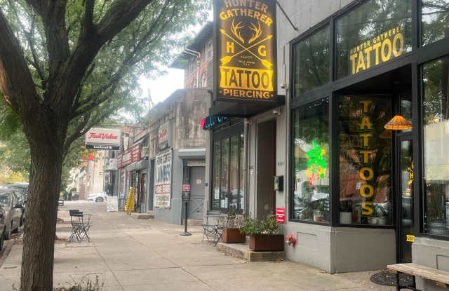 Photo of 4508 WALNUT Street unit: 402