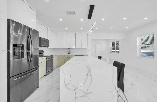 720 SW 60th Avenue, Miami, FL 33144