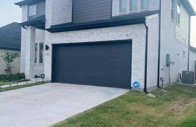 6112 Tawakoni Lane