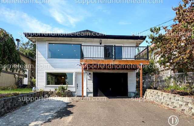 405 Maple Ave NW