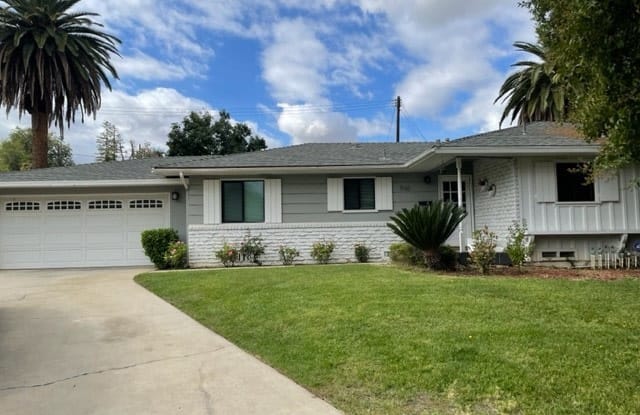 946 Nottingham Drive - 946 Nottingham Drive, Redlands, CA 92373