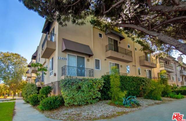 Photo of 11428 National Blvd unit: 103