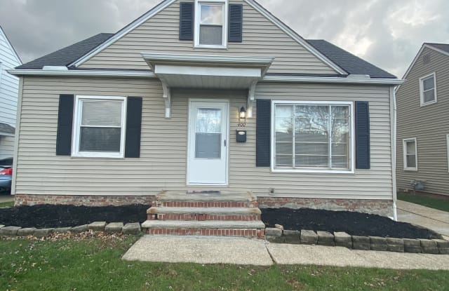 400 E 329th St - 400 East 329th Street, Willowick, OH 44095