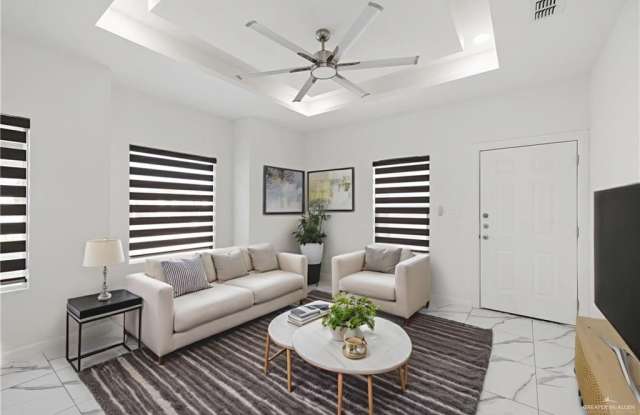 1409 S Yankton Street