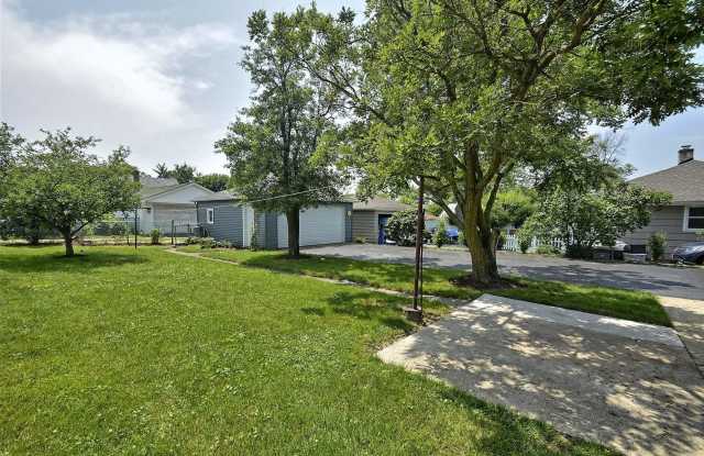 3 bed 3 bath remodeled house for rent