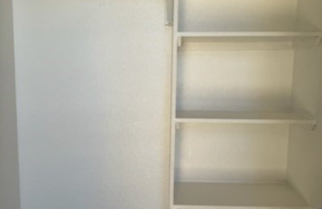 1815 Cedarhill Drive unit: C