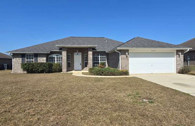 Spacious 4-Bed/3 Bath Home - Spencer Ridge