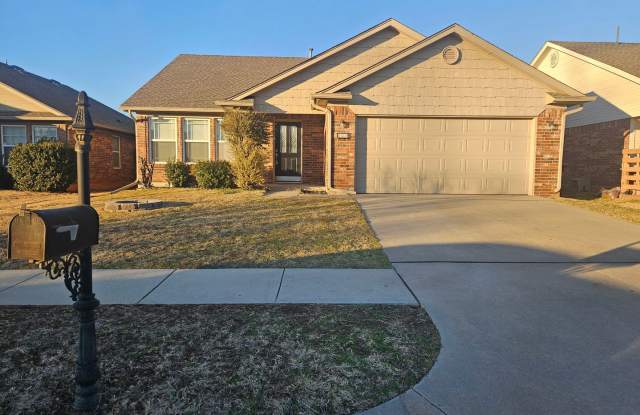 (4) Bed/(2) Bath in Trailwoods Addition! Storm Shelter!