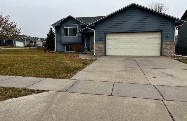 5 Bed/2 Bath Rental Home on West Side!