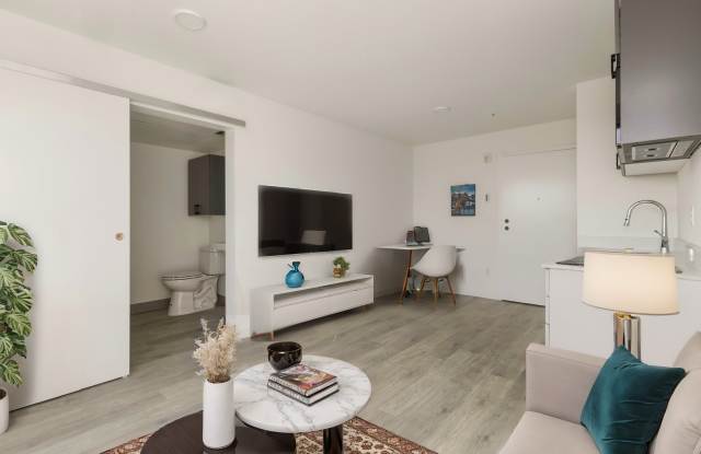 3019 South Angeline Street