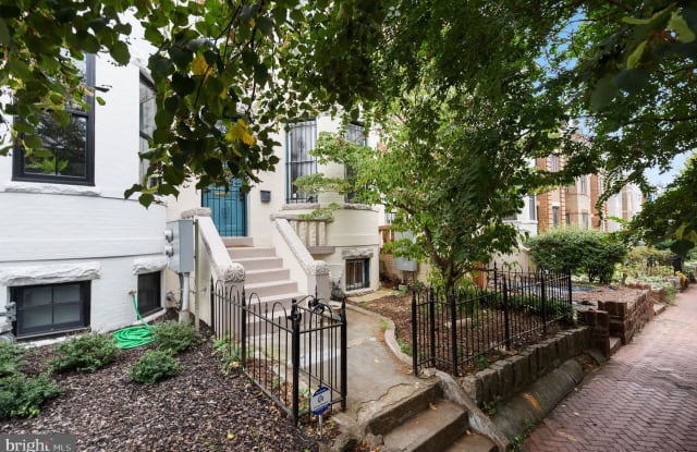 52 U St Nw English Basement Washington Dc Apartments For Washington Dc Apartments For, English Basement Apartment Dc