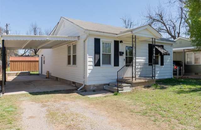 4906 N Beaver Avenue