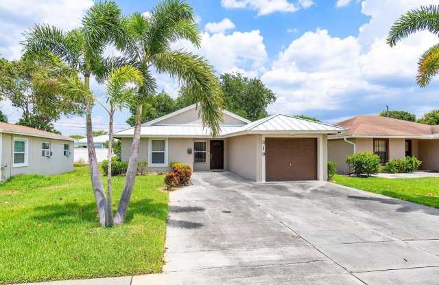 319 NW 3rd Avenue