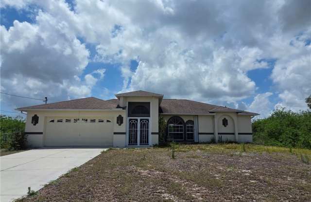 820 Rue Labeau Circle