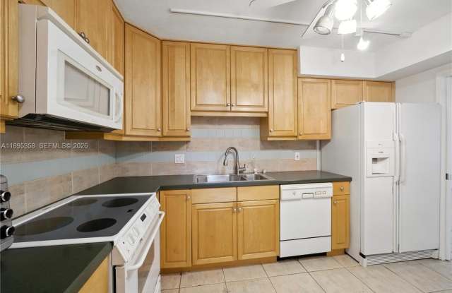 3850 Oaks Clubhouse Dr