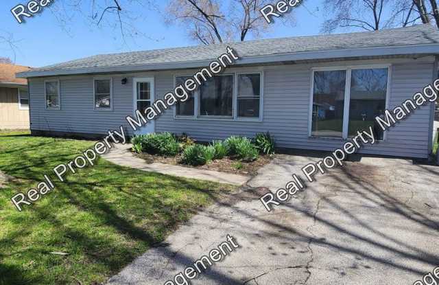 Updated Three Bedroom in South Haven - 745 Heritage Road, South Haven, IN 46385