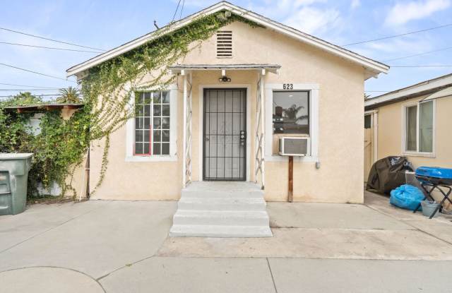 Welcome to Your Oasis in Pomona: Charming 2 Bed, 1 Bath House with Backyard Patio at 623 E Kingsley Ave! - 623 East Kingsley Avenue, Pomona, CA 91767