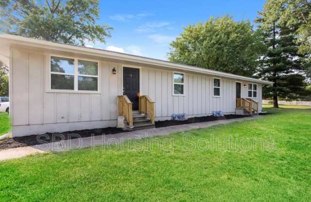 1108 E Walnut