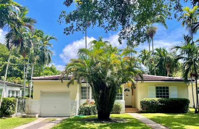 833 Medina Ave