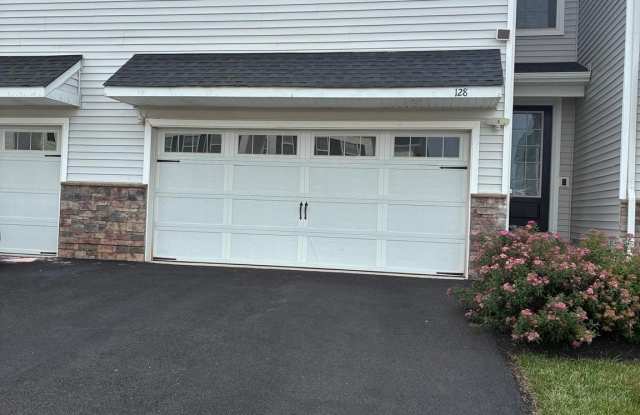 128 GOLDEN VALE Drive