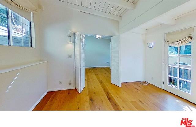 10211 Seabury Ln Guest House