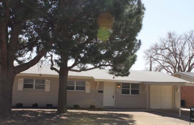 PRE-LEASING For August 1st! 4 Bedroom/ 2 Bath Updated house close to TTU and LCU photos photos