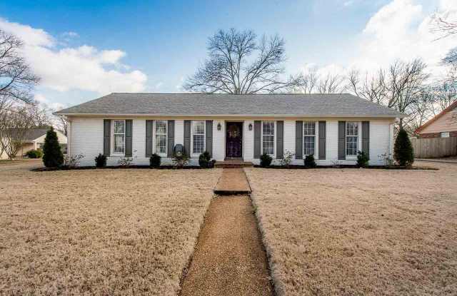 111 E GRAYCREST - 111 East Graycrest Avenue, Collierville, TN 38017