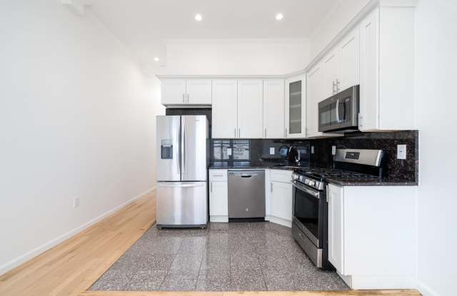 373 DANFORTH AVE