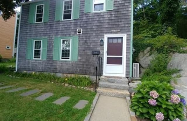 32 Granite St - 32 Granite Street, Rockport, MA 01966