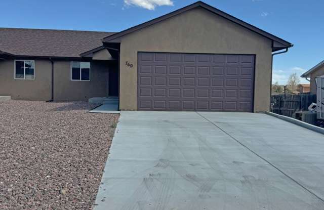 Spacious 3 Bed 2Bath Unit located in Pueblo West - 760 South Watermelon Drive, Pueblo West, CO 81007