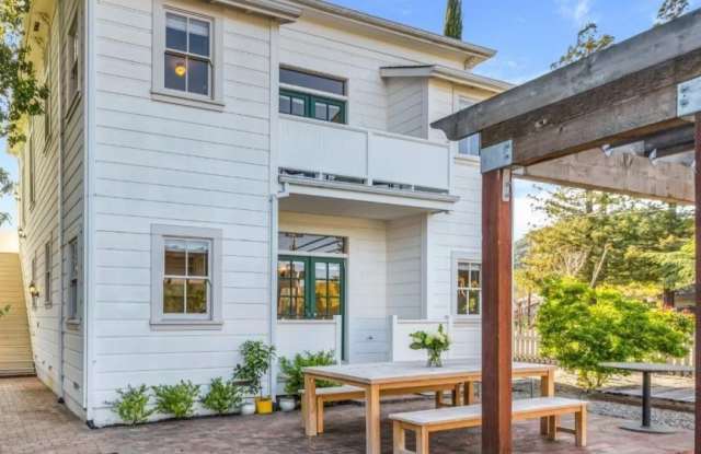 Photo of 6816 Yount St