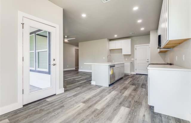 1209 W Johnson Street