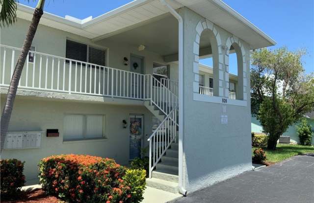 839 SW 48th Terrace unit: 205