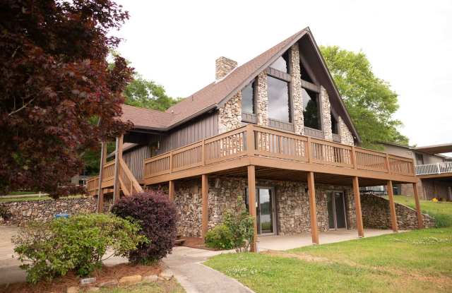 Photo of Waterfront Bliss in Rainbow City Alabama