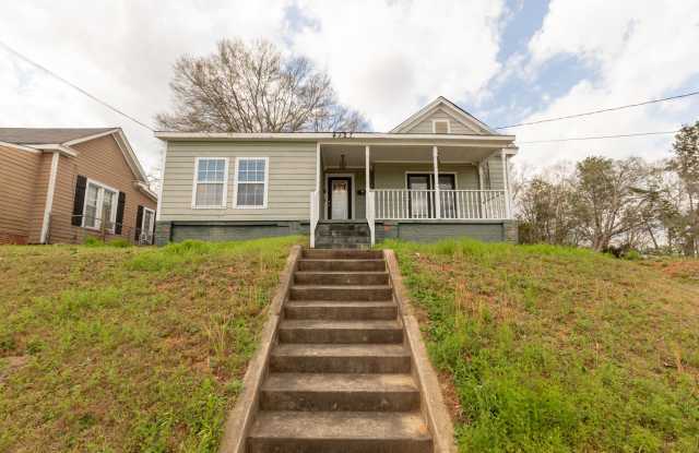 Available Now! Affordable, Move-In Ready Home close to Interstate  Downtown Columbus.