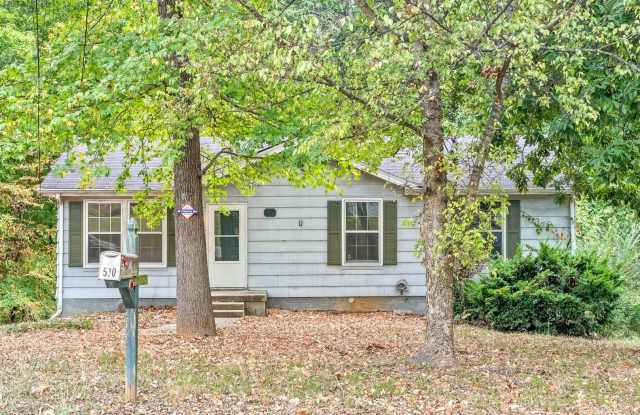 3 Bedroom Home on Wooded Lot For Rent!